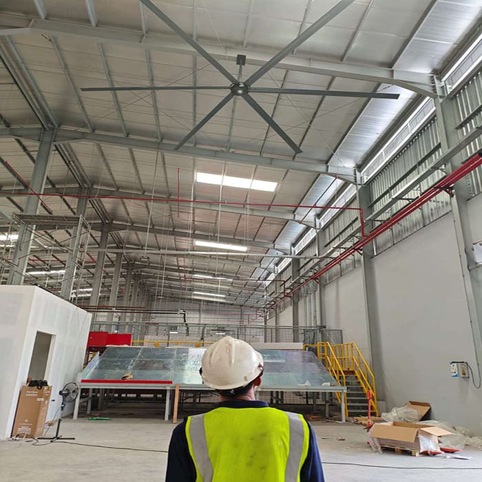 Penggemar HVLS (High Volume Low Speed).