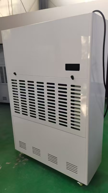 CorTec産業用除湿機：倉庫、ガレージ、大規模商業施設向けの強力な湿度管理